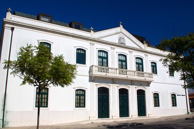 OliveiradoBairro-fachada.jpg