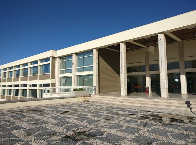 40.152089, -8.860439 Biblioteca Pública Municipal Pedro Fernandes Tomás Rua Calouste Gulbenkian 3080-084 FIGUEIRA DA FOZ